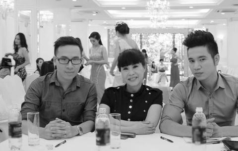 Cuộc thi thí sinh ném danh hiệu người đẹp vào xe rác là thi chui?